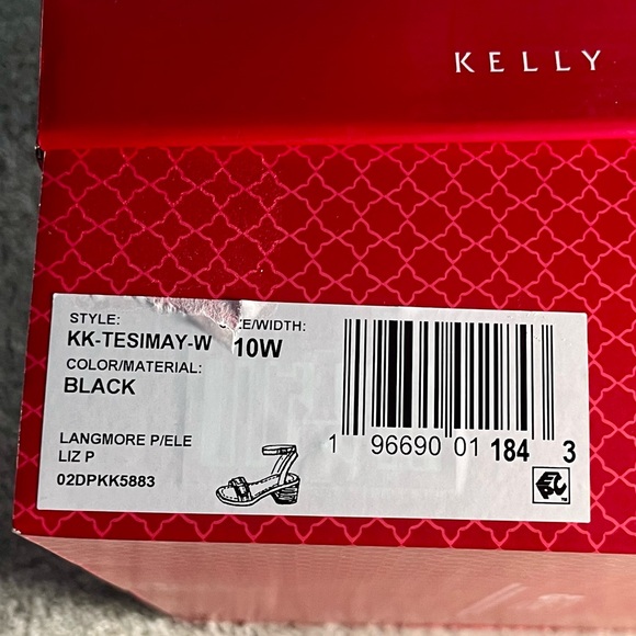 Kelly and Katie 10W Black & Gold Tesimay Sandal Block Heels (Worn ONCE) - Picture 8 of 9